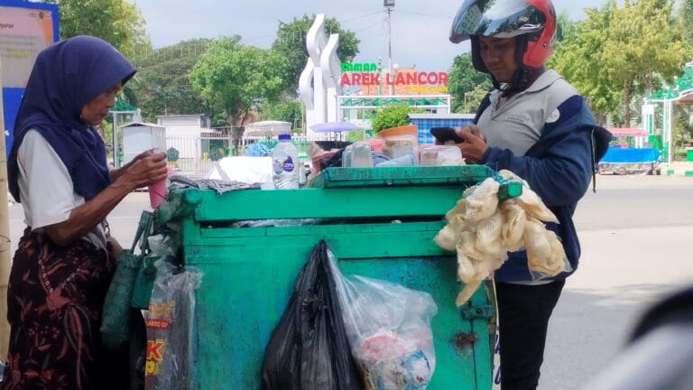 Jelang Ramadhan, Satpol PP Pamekasan Bakal Sweeping PKL-Bazar Takjil Arek Lancor