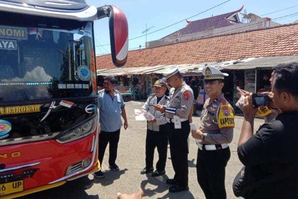 Volume Penumpang Terminal Ronggosukowati Pamekasan Meningkat Jelang Nataru 2025