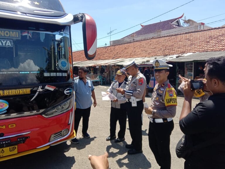 Volume Penumpang Terminal Ronggosukowati Pamekasan Meningkat Jelang Nataru 2025