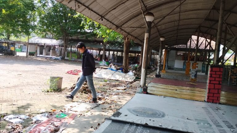 Isteri Pejabat Pamekasan Diduga Kios Eks PJKA Rp5 Juta