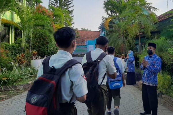 Wali Siswa MTsN Bangkalan Mengeluh, Daftar Ulang PPDB Bayar Rp1,6-Rp 1,8 Juta