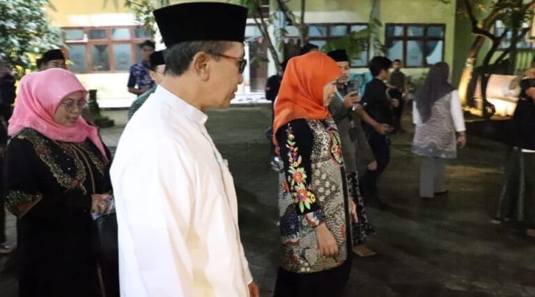 Bupati Pamekasan Mau Beli Mesin Cuci Darah Seharga Rp 800 Juta, Gubernur Ingin Kerjasama Muslimat NU