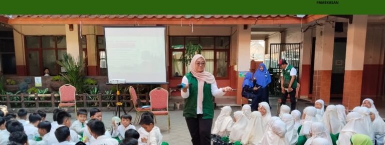 SDI Al Munawwarah & DLH Pamekasan Tanamkan Peduli Lingkungan Sejak Dini