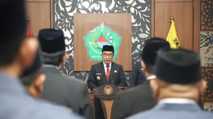 Mantan Pj Bupati Pamekasan Dimutasi ke Staf Ahli, 20 Kepala OPD Ikut Dirombak