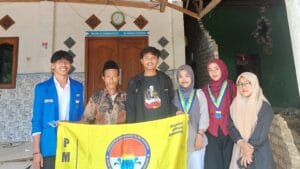 PMII Rayon Ibnu Aly Berikan Dukungan Moral kepada Warga Terdampak Longsor di Desa Sana Daya